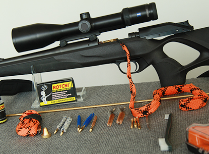 Manutenção de armas.